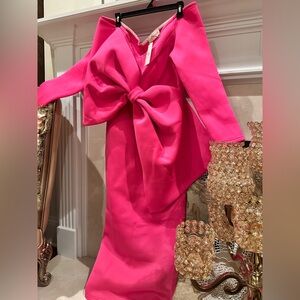 Elegant Pink Off-Shoulder Dress👛👗🌸🩷